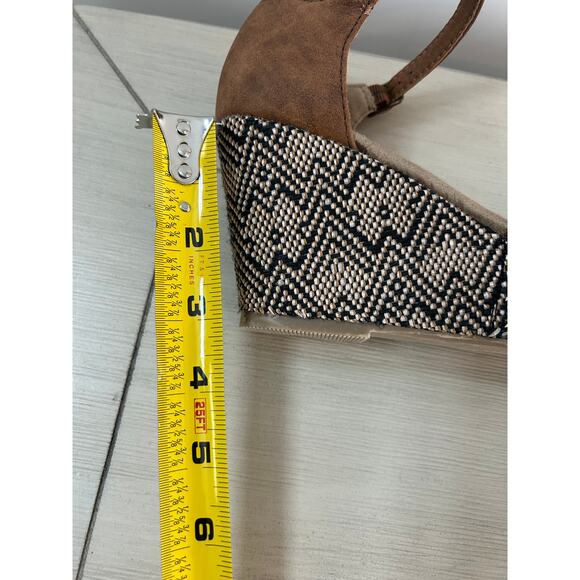 Maurices Faux Leather Wedge Sandals Size 9 Boho Design Brown Black - Picture 7 of 8